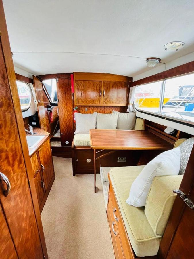 Buoyant Breaks Bray Exterior foto