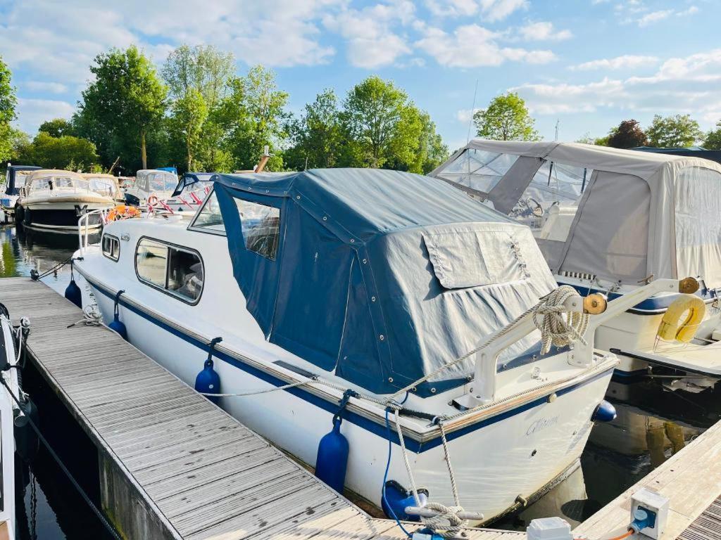 Buoyant Breaks Bray Exterior foto